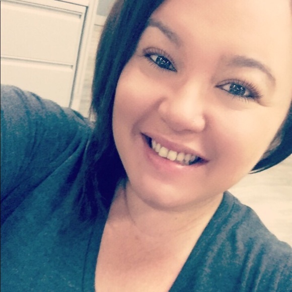 Meet your Posher, Christina - Picture 1 of 1